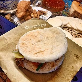 ĐỘC LẠ BÁNH MÌ THỔ NHĨ KỲ KIỂU "TÂY TẠNG TRẮNG TRẺO" - ảnh 5 doc la banh mi tho nhi ky kieu "tay tang trang treo" - anh 5
