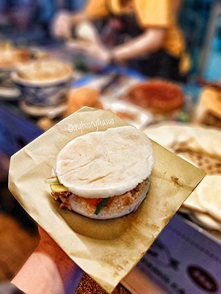 ĐỘC LẠ BÁNH MÌ THỔ NHĨ KỲ KIỂU "TÂY TẠNG TRẮNG TRẺO" - ảnh 6 doc la banh mi tho nhi ky kieu "tay tang trang treo" - anh 6