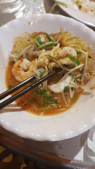 Bánh xèo Phan Thiết đợi 30 phút để được ăn. - ảnh 4 banh xeo phan thiet doi 30 phut de duoc an. - anh 4