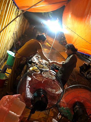 Bánh xèo Phan Thiết đợi 30 phút để được ăn. - ảnh 5 banh xeo phan thiet doi 30 phut de duoc an. - anh 5