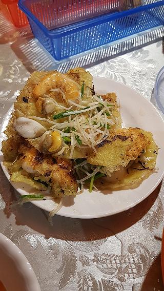 Bánh xèo Phan Thiết đợi 30 phút để được ăn. - ảnh 3 banh xeo phan thiet doi 30 phut de duoc an. - anh 3
