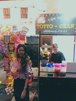 Tiệm trà sữa này chill phết. Ngon rẻ và anh chủ lạnh lùng dễ thương - ảnh 2 tiem tra sua nay chill phet. ngon re va anh chu lanh lung de thuong - anh 2