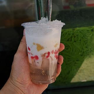 BÁNH BÒ LÁ DỨA thơm cả một con hẻm - ảnh 4 banh bo la dua thom ca mot con hem - anh 4