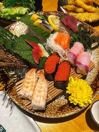 LẦN ĐẦU ĂN SASHIMI VÀ CÁI KẾT! - ảnh 1 lan dau an sashimi va cai ket! - anh 1