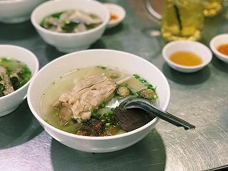 BÁNH CANH CÂY NƯỜM NƯỢP TẬN KHUYA - ảnh 1 banh canh cay nuom nuop tan khuya - anh 1