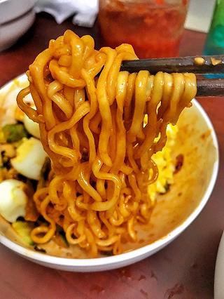 MÌ TƯƠNG ĐEN TẠI GIA NGON CHUẨN HÀNG QUÁN - ảnh 5 mi tuong den tai gia ngon chuan hang quan - anh 5