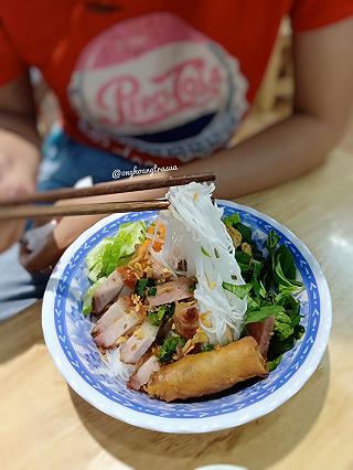 BÁNH HỎI LÁ CẨM...BÁNH ĐÁP LÁ ??? - ảnh 5 banh hoi la cam...banh dap la ??? - anh 5