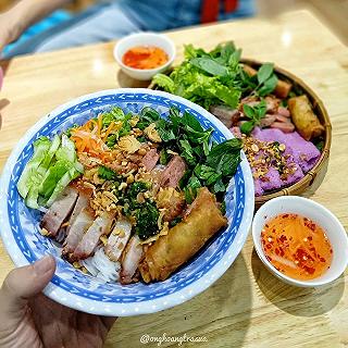 BÁNH HỎI LÁ CẨM...BÁNH ĐÁP LÁ ??? - ảnh 2 banh hoi la cam...banh dap la ??? - anh 2