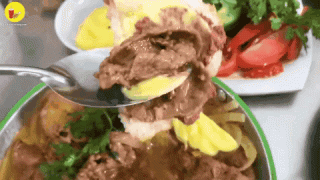 Lập đội chiến nhiệt tình HÀNG BÁNH MÌ CHẢO "BỰ CHÀ BÁ" chất nhất Sài Gòn - ảnh 1 lap doi chien nhiet tinh hang banh mi chao "bu cha ba" chat nhat sai gon - anh 1