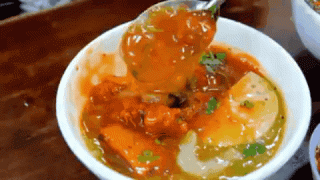Ngon ngất ngưởng "BÁNH CANH CUA NAM PHỔ NƯỚC SÚP ĐẶC SỆT" chuẩn xứ Huế - ảnh 1 ngon ngat nguong "banh canh cua nam pho nuoc sup dac set" chuan xu hue - anh 1