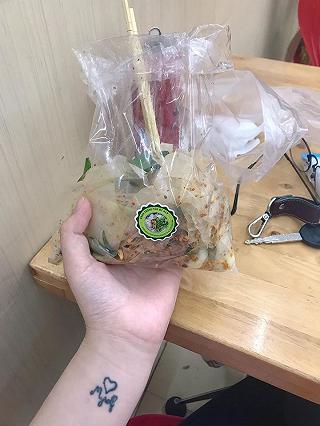 Ở đây có bạn nào bị ghiền bánh tráng tỏi ớt mà kiểu bánh tráng phải dẻo dẻo dai dai ko nhỉ 🤣 - ảnh 2 o day co ban nao bi ghien banh trang toi ot ma kieu banh trang phai deo deo dai dai ko nhi 🤣 - anh 2