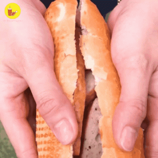 Cận cảnh hàng Bánh Mì Chả lâu đời, lọt top 100 quán ăn ngon nhất Sài Gòn - ảnh 1 can canh hang banh mi cha lau doi, lot top 100 quan an ngon nhat sai gon - anh 1