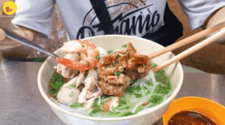 No căng bụng HỦ TIẾU FULL TOPPING siêu nổi tiếng tại Sài Gòn, hết sạch trong vòng 3 giờ - ảnh 1 no cang bung hu tieu full topping sieu noi tieng tai sai gon, het sach trong vong 3 gio - anh 1
