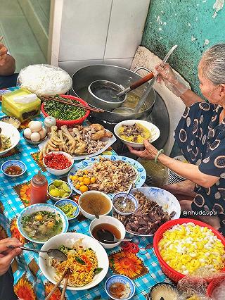 Nhiều khi nghĩ ích kỉ không muốn share hàng quán ruột thịt của mình đâu. Vì càng share càng đông lại sợ chất lượng đi xuống thì mất luôn quán ruột 😭 - ảnh 1 nhieu khi nghi ich ki khong muon share hang quan ruot thit cua minh dau. vi cang share cang dong lai so chat luong di xuong thi mat luon quan ruot 😭 - anh 1