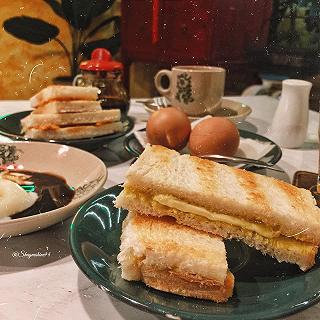 BÁNH MÌ CA DÉ CHẤM TRỨNG LÒNG ĐÀO - ảnh 3 banh mi ca de cham trung long dao - anh 3