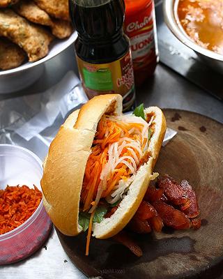 Bánh Mì BÒ BÍA - Khi Hai Món QUEN Hợp Thành Một Món LẠ 😚✨ - ảnh 4 banh mi bo bia - khi hai mon quen hop thanh mot mon la 😚✨ - anh 4