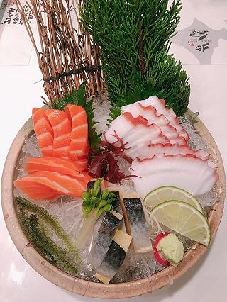 Có ai đạo sushi như mình không ạ? Mình đã thử vài nhà hàng sushi rồi nhưng mình vẫn ưng nhất ở Hokkaido. - ảnh 1 co ai dao sushi nhu minh khong a? minh da thu vai nha hang sushi roi nhung minh van ung nhat o hokkaido. - anh 1