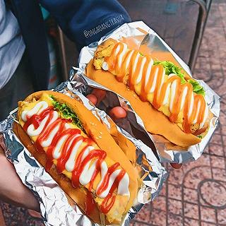 MÊ MẪN BÉO SỆT HOTDOG PHÔ MAI ỐP TRỨNG VÀNG NGẬY - ảnh 2 me man beo set hotdog pho mai op trung vang ngay - anh 2
