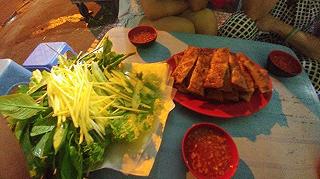 KHÁM PHÁ ẨM THỰC GẦN NHÀ - CHẢ LỤI LAGI SIÊU NGON - ảnh 2 khám phá ảm thuc gàn nha - chả luoi lagi sieu ngon - anh 2