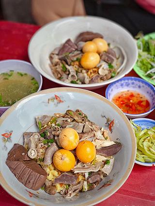 BÚN BÀ TỊ ĐỊA ĐIỂM ĂN TRƯA CỦA DÂN VĂN PHÒNG 😍 - ảnh 1 bun ba ti dia diem an trua cua dan van phong 😍 - anh 1