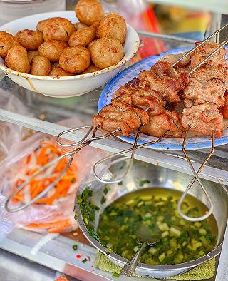BÚN THỊT NƯỚNG BÌNH DÂN NHƯNG NGON QUẬN 5 - ảnh 1 bun thit nuong binh dan nhung ngon quan 5 - anh 1