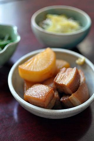 Làm món thịt ba chỉ kho củ cải thơm ngon cho bữa cơm gia đình - ảnh 6 lam mon thit ba chi kho cu cai thom ngon cho bua com gia dinh - anh 6