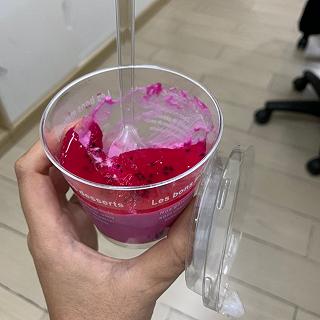 Trải nghiệm ăn bánh mousse thanh long mini xì tốp - ảnh 2 trai nghiem an banh mousse thanh long mini xi top - anh 2
