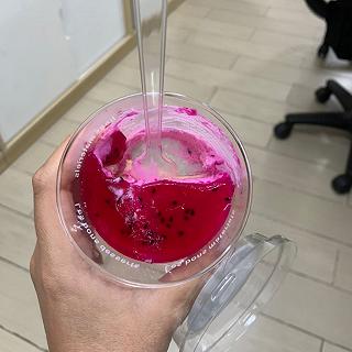 Trải nghiệm ăn bánh mousse thanh long mini xì tốp - ảnh 1 trai nghiem an banh mousse thanh long mini xi top - anh 1