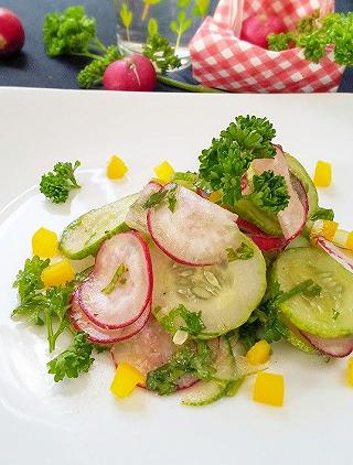 Salad dưa chuột, củ cải đỏ, ớt chuông - ảnh 2 salad dua chuot, cu cai do, ot chuong - anh 2