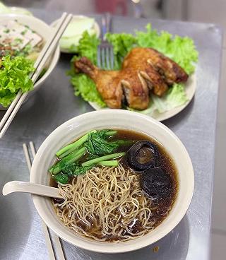 🍲ĐÃ TÌM ĐƯỢC QUÁN BÁN MÌ VỊT TIỀM Y HỆT HƯƠNG VỊ TUỔI THƠ - ảnh 2 🍲da tim duoc quan ban mi vit tiem y het huong vi tuoi tho - anh 2