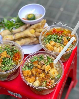 HÀNG SÚP CUA, CHÂN GÀ VỈA HÈ CHẾ BIẾN SIÊU HẤP DẪN 🤤 - ảnh 3 hang sup cua, chan ga via he che bien sieu hap dan 🤤 - anh 3