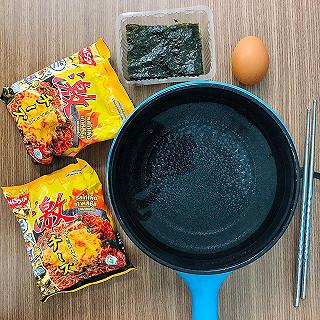 Chuyên mục rì viu ăn mì trộn gà cay phô mai buổi trưa bận rộn :)))) - ảnh 2 chuyên muoc rì viu ăn mì troôn gà cay phô mai buổi trưa baôn roôn :)))) - anh 2