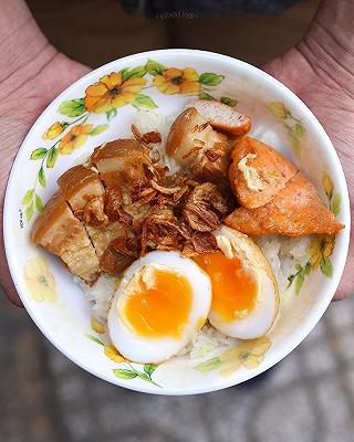 Xôi THỊT KHO TRỨNG LÒNG ĐÀO ✨ - Ngôi Sao Mới Nổi Trong Làng Xôi-Biz 🤣✨ - ảnh 2 xoi thit kho trung long dao ✨ - ngoi sao moi noi trong lang xoi-biz 🤣✨ - anh 2