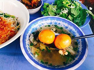 VỊ NGON KHÓ TẢ CỦA HƯƠNG VỊ HỦ TIẾU LÒNG GÀ TRỨNG NON 30 NĂM TUỔI - ảnh 4 vi ngon kho ta cua huong vi hu tieu long ga trung non 30 nam tuoi - anh 4