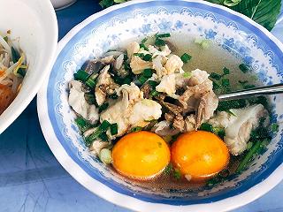 VỊ NGON KHÓ TẢ CỦA HƯƠNG VỊ HỦ TIẾU LÒNG GÀ TRỨNG NON 30 NĂM TUỔI - ảnh 3 vi ngon kho ta cua huong vi hu tieu long ga trung non 30 nam tuoi - anh 3