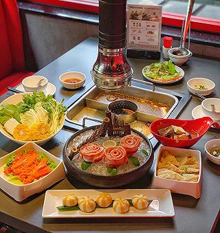 Lẩu Hutong ngon nhưng hông hề rẻ hehee - ảnh 1 lau hutong ngon nhung hong he re hehee - anh 1