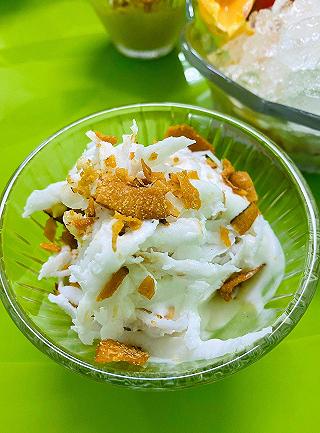 Trời mưa ăn kem thích ghê =))) - ảnh 2 troi mua an kem thich ghe =))) - anh 2