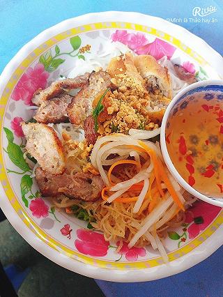 Bún thịt nướng siêu ngon và rẻ - ảnh 4 bun thit nuong sieu ngon va re - anh 4