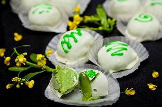 Cách làm socola trắng trà xanh – White chocolate truffles - ảnh 2 cach lam socola trang tra xanh – white chocolate truffles - anh 2