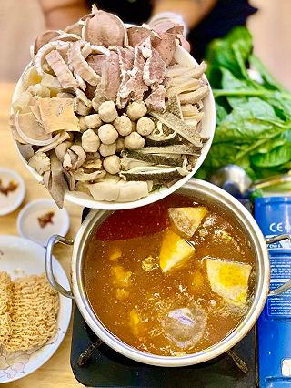 LẨU BÒ MANG VỀ 150K CÓ THẬT SỰ NGON VÀ RẺ NHƯ ĐỒN - ảnh 3 lẩu bò mang về 150k có thaôt sưo ngon và rẻ như dồn - anh 3