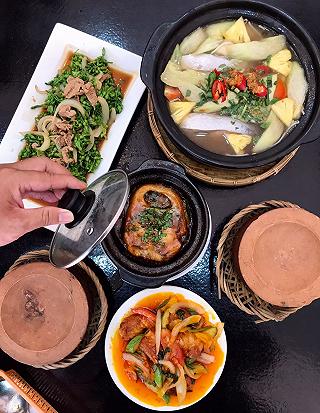 Đi ăn cơm niêu “chuẩn cơm mẹ nấu” ở Tân Bình - ảnh 1 di an com nieu “chuan com me nau” o tan binh - anh 1