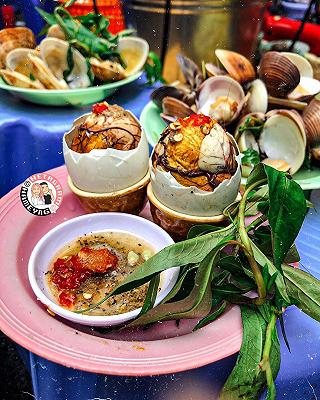 GÁNH ỐC NGỒI ĂN TRONG TƯ THẾ SẴN SÀNG BỎ CHẠY - ảnh 3 ganh oc ngoi an trong tu the san sang bo chay - anh 3