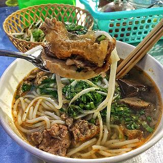 Bún bò tha hồ topping siêu dẻ chỉ 35k 🍜 - ảnh 1 bun bo tha ho topping sieu de chi 35k 🍜 - anh 1