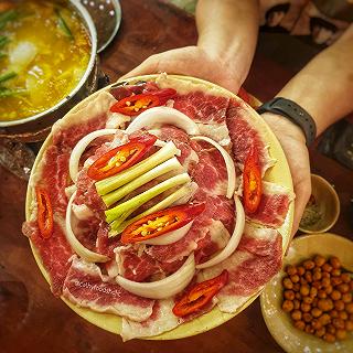 MƯA TRÚNG THÌ MÌNH ĐI NHÚNG - ảnh 1 mua trung thi minh di nhung - anh 1
