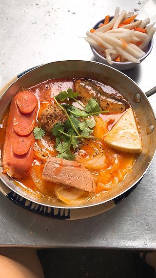 Bánh mì chảo nguyên cục phô mai Xuân Lạc - ảnh 1 banh mi chao nguyen cuc pho mai xuan lac - anh 1