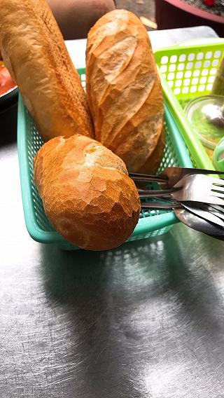 Bánh mì chảo nguyên cục phô mai Xuân Lạc - ảnh 2 banh mi chao nguyen cuc pho mai xuan lac - anh 2