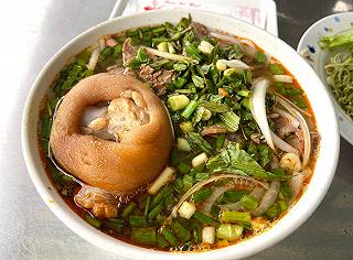 Bún Bò huế a Hùng-Ăn vô lỗ tai lùng bùng - ảnh 3 bun bo hue a hung-an vo lo tai lung bung - anh 3