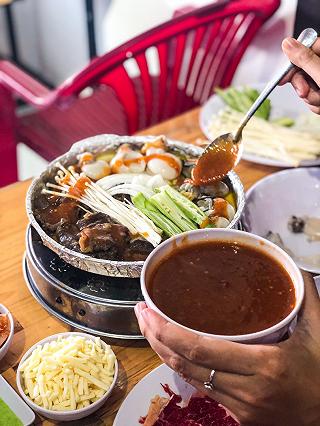 Bò Sốt Phố Ngay Ngã Tư Hàng Xanh - ảnh 3 bo sot pho ngay nga tu hang xanh - anh 3