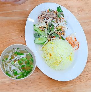 Cơm gà ngon giá cả hợp lý - ảnh 1 com ga ngon gia ca hop ly - anh 1