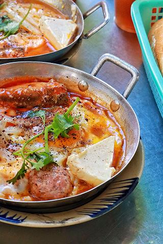 BÁNH MÌ CHẢO DÀNH CHO TÍN ĐỒ THỨC TRỂ - ảnh 2 banh mi chao danh cho tin do thuc tre - anh 2